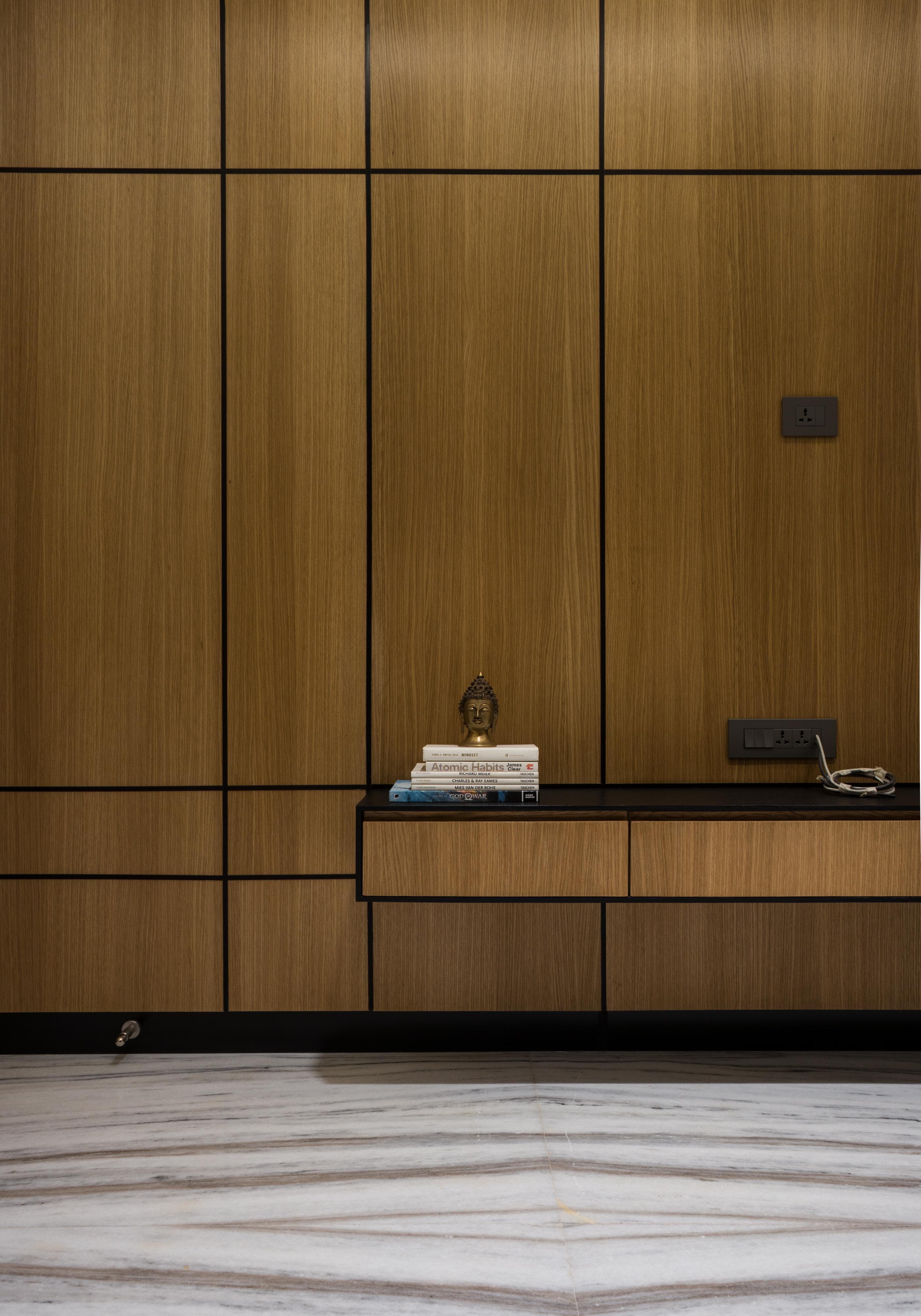 Interior design featuring glass walls